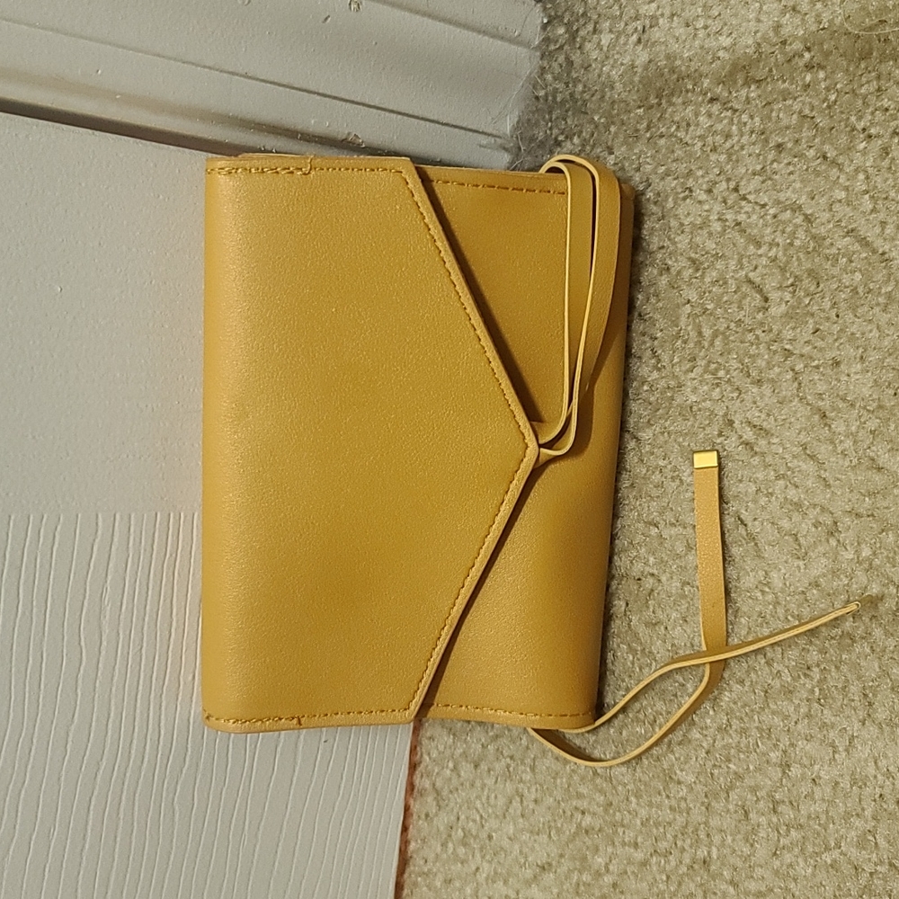 NWT Glass Ladder & Co Katherine Tech Organizer